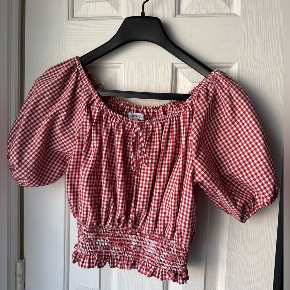 Red & White Checkered, Cropoed, Puff Sleeve Blouse
